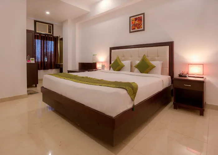 Capital O 30360 Shivam Inn