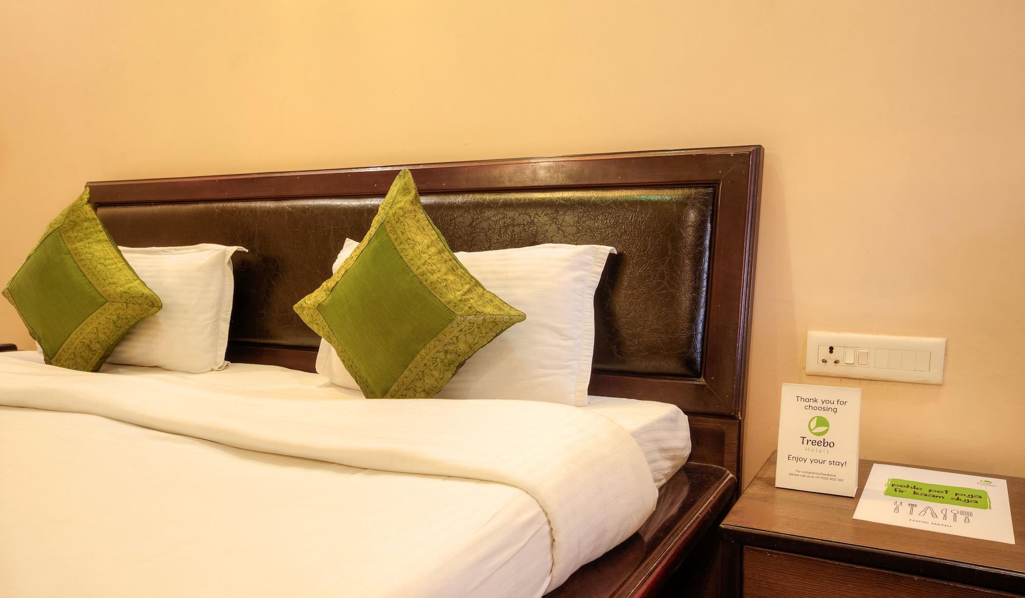 Treebo Shivam Near Singapore Mall Hotel 3*