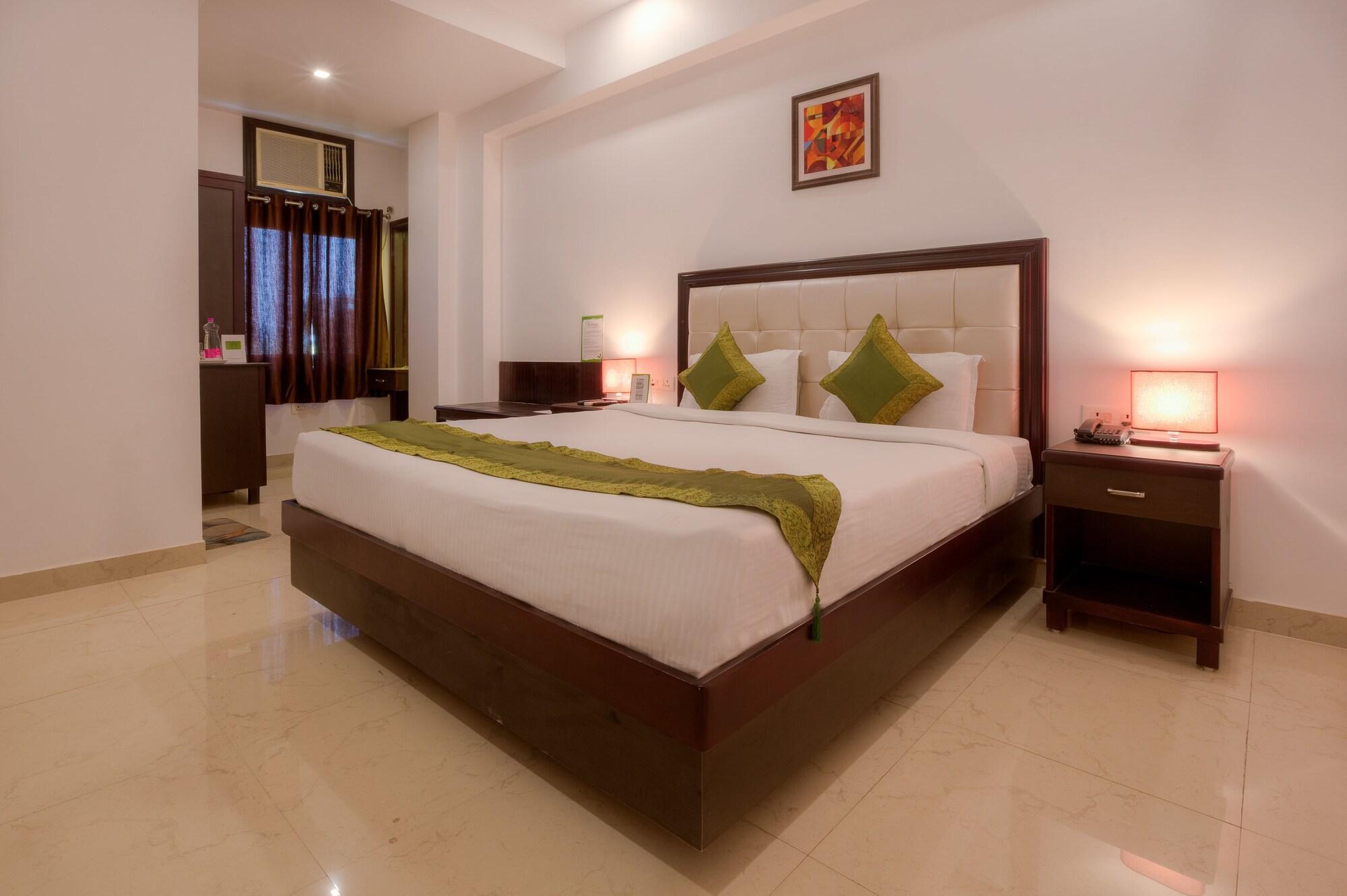 Hotel Treebo Shivam Near Singapore Mall 3*