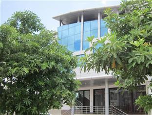Treebo Shivam Near Singapore Mall Hotel 3*