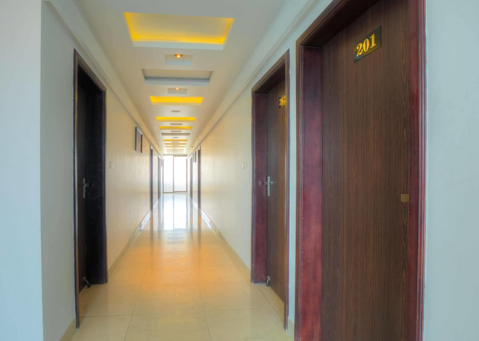 Treebo Shivam Near Singapore Mall 3*