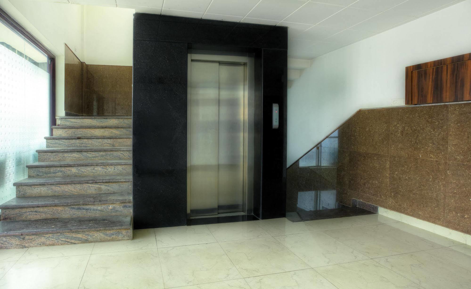 Treebo Shivam Near Singapore Mall Hotel 3*